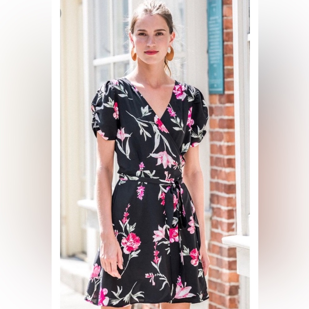 Yumi Kim Delancey Black Floral Belle View Print Silk Wrap Mini Dress Size Large